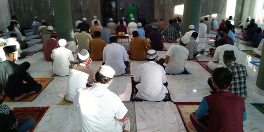 MUI Ajak Umat Islam Salat Idulfitri di Rumah dan Silaturahmi Virtual