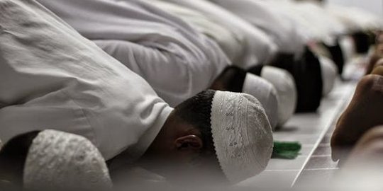 Shalat Tarawih Hukumnya Sunnah Muakkad, Berikut Dalil dan Keutamaannya