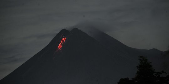 Sabtu Dini Hari, Gunung Merapi Keluarkan 4 Kali Guguran Awan Panas