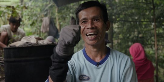 Berani Berubah: Kisah Petani Kolang Kaling Hadapi Pandemi