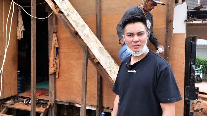 baim tinjau progres pembangunan rumahnya