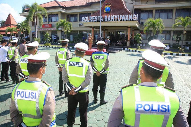 bupati ipuk pimpin apel kesiapan pengamanan larangan mudik