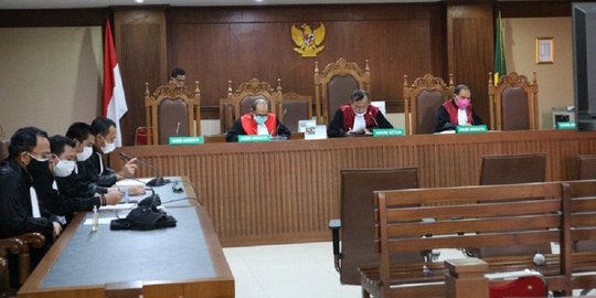 Eks Pejabat Kemenag Didakwa Korupsi Rp23 Miliar atas Pengadaan Komputer di Madrasah