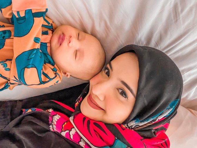 zaskia sungkar dan sang anak