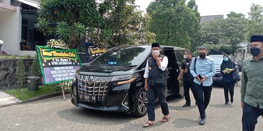 Ridwan Kamil Berikan Bantuan Rp100 Juta untuk Keluarga Kolonel Irfan Suri