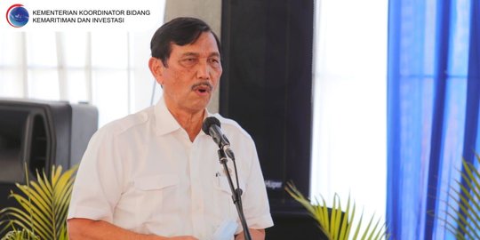 Luhut: Jangan Sampai Ada Kiai Sepuh Tidak Divaksinasi Covid-19