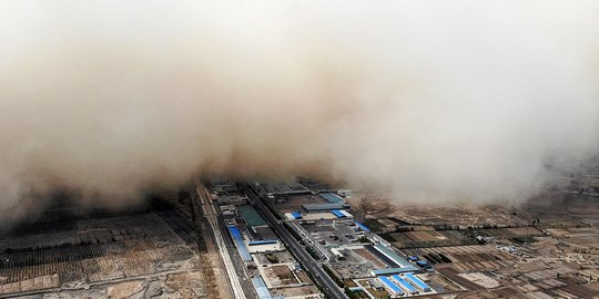 Penampakan Badai Pasir Landa China