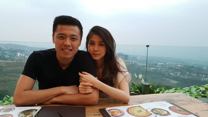 penuh kemesraan ini 4 potret vincent raditya dan istri sebelum berseteru