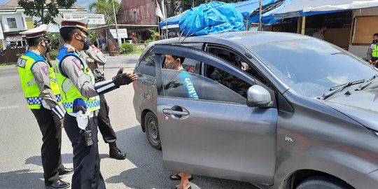 Polres Garut Putar Balik Puluhan Kendaraan dari Luar Kota