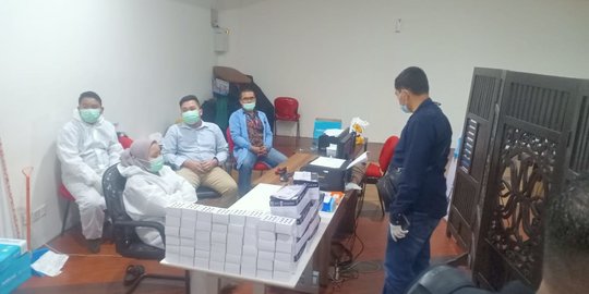 Polisi Ringkus Petugas Kimia Farma Daur Ulang Alat Rapid Antigen di Bandara Kualanamu