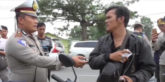 Nyali Debt Collector Ini Terlalu Berani, Tolak Dirazia Malah Marahi Polisi