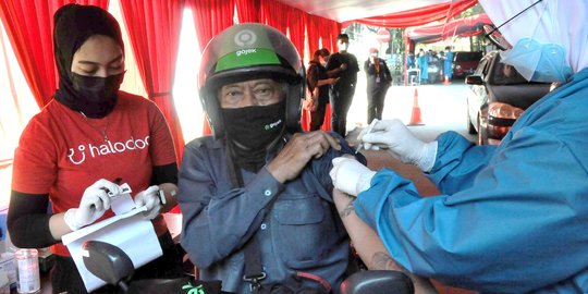 Gandeng Halodoc dan Hermina, Puluhan Ribu Sopir Gojek DKI Terima Vaksinasi Covid-19