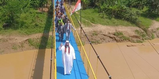 Minim Anggaran, Pembangunan Jembatan Gantung di Lebak Ini Dibantu Pemerintah Arab