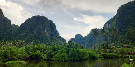 Menyusuri Karst Rammang-Rammang Maros yang Menakjubkan