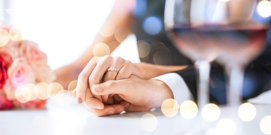 40 Kata-Kata Puitis Romantis dan Menggugah Perasaan, Bantu Utarakan Isi Hati