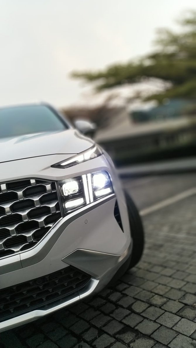 Belum Sebulan New Hyundai Santa Fe Dipesan 200 Unit, Simak Fitur Keamanan-Cerdasnya | Merdeka.com