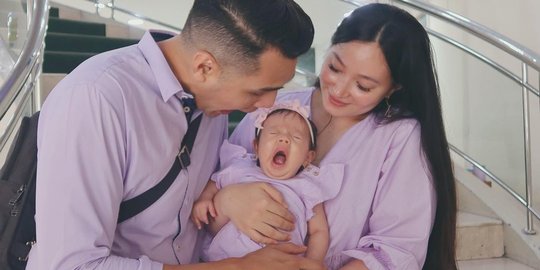Potret Terbaru Baby Chloe Putri Asmirandah, Punya Lesung Pipi Makin Gemas