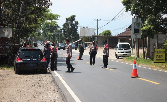 pos penyekatan pemudik di garut