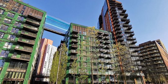 Begini Penampakan Sky Pool Pertama di Dunia yang Melayang di Atas Kota London