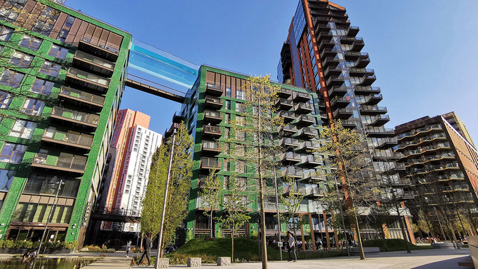 sky pool pertama di dunia yang ada di london