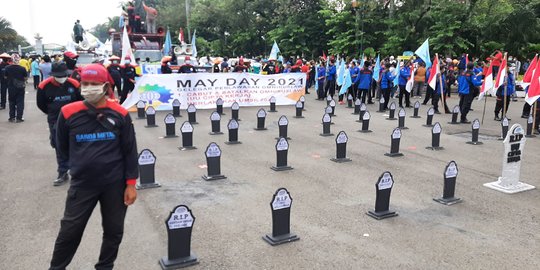 Memperingati May Day, Massa Buruh Berkumpul di Patung Kuda