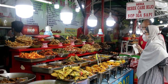 Berburu Menu Buka Puasa Khas Sumatera Barat di Food Street Kramat