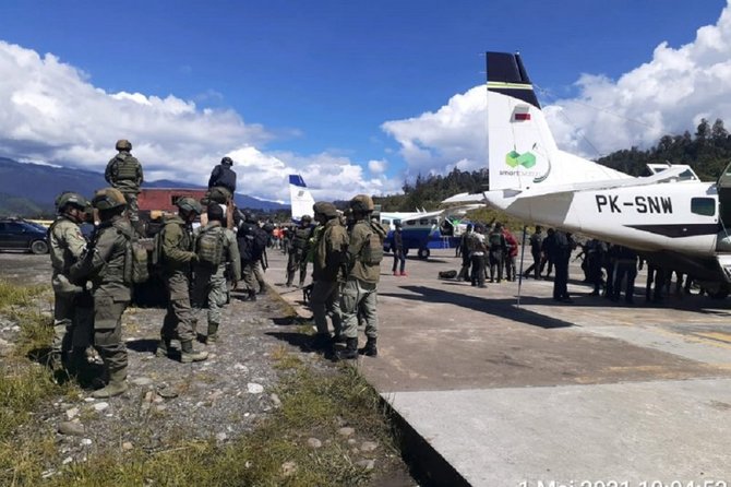 pasukan tni polri dikirim ke ilaga buru kkb