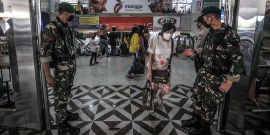 Heboh Kerumunan di Medsos, TNI-Polri Jaga Ketat Pasar Tanah Abang