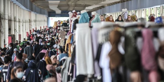Kericuhan Terjadi Antara PKL Tanah Abang dan Satpol PP