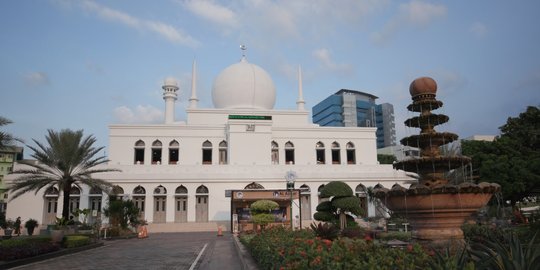 Berani Berubah: Cara Baru Bagi Takjil Ala Masjid Al-Azhar