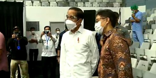 Jokowi Ingin Seluruh Pelayan Toko di Mal Bisa Divaksinasi Covid-19