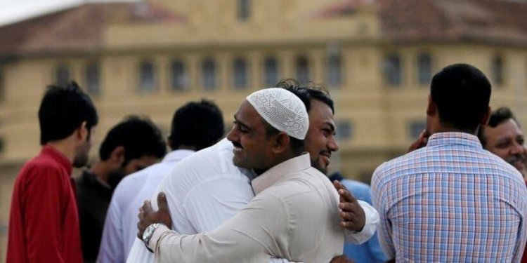 7 Keutamaan Silaturahmi Dalam Islam Bisa Melapangkan Rezeki Merdeka Com