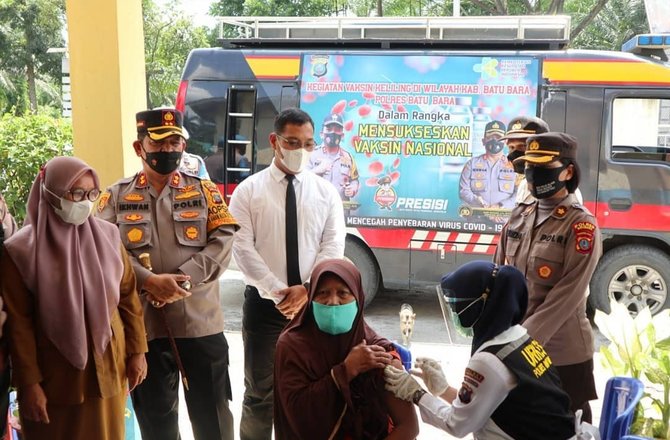 dukung pencegahan covid 19 polres batubara luncurkan mobil vaksinasi keliling