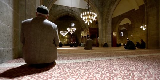 Tata Cara Itikaf di Bulan Ramadan, Perhatikan Adab saat Berdiam Diri di Masjid