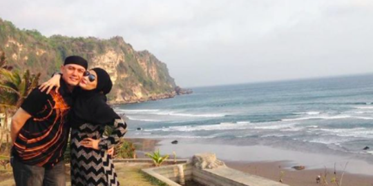 Potret Keluarga Hengky Tornando dan Baby Zelvia, Main Bareng di Love Story The Series