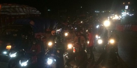 Pemudik Sepeda Motor Mulai Padati Jalur Arteri dan Pantura Karawang