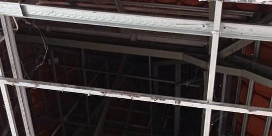 Baru 2 Tahun Direnovasi, Atap Kantor Kecamatan di Jember Ambrol