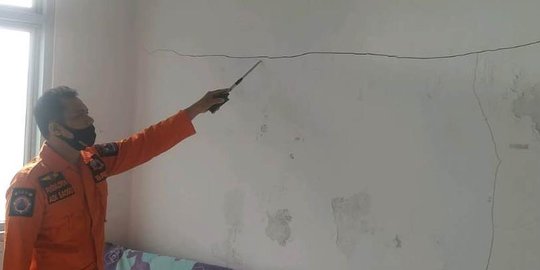 Dampak Gempa Magnitudo 5,8 di Mentawai, Ruang IG RSUD Retak