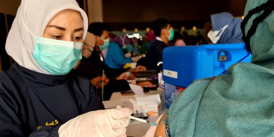 Update Data Penerima Vaksinasi Covid-19 di Indonesia 5 Mei 2021