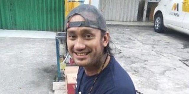 Kaya tapi Sederhana, 7 Artis Pria Ini Suka Jajan di Pinggir Jalan
