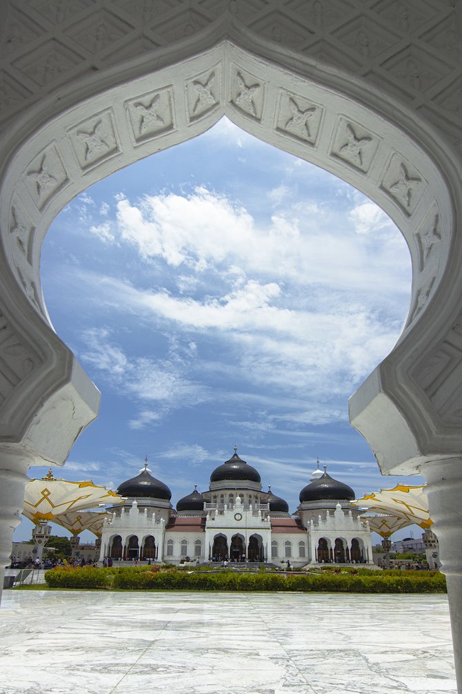 masjid baiturrahman aceh saksi tsunami hingga kemegahannya