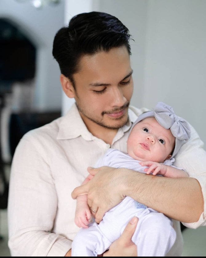 kini jadi seorang ayah randy pangalila akui sempat stress karena ini
