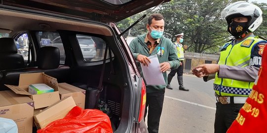 Hari Pertama Larangan Mudik, Petugas Gabungan Awasi Ketat Kendaraan Menuju Serang