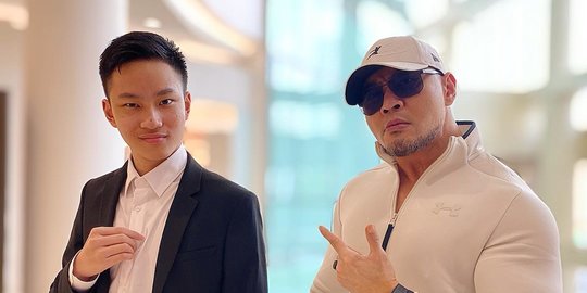 Deddy Corbuzier Lakukan Ini ke Sang Anak, Azka Sampai Tanya Nomor KPAI