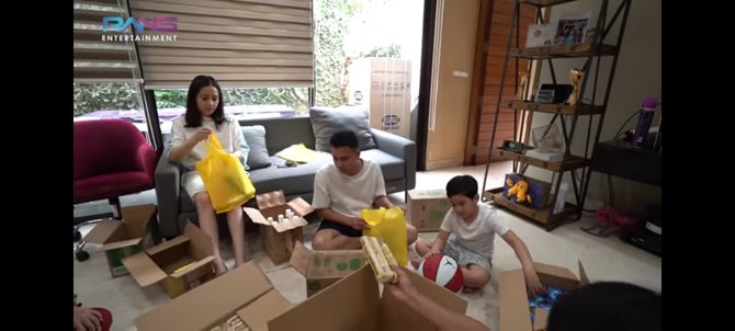 banjir pujian ini deretan artis yang bagikan sembako di bulan ramadan