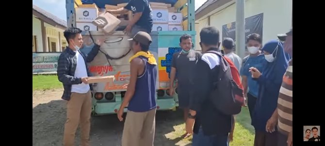 banjir pujian ini deretan artis yang bagikan sembako di bulan ramadan