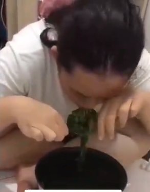 viral video wanita nangis makan sayur amp sambal alasannya menyanyat hati