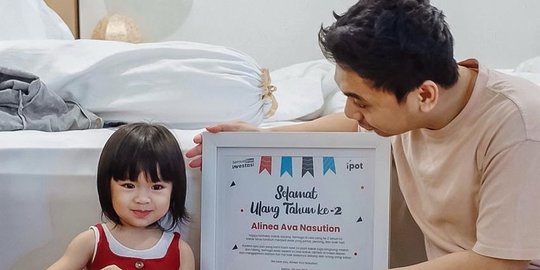 Wow! Anak Pertamanya Ulang Tahun ke-2, Raditya Dika Belikan Kado Berupa Saham