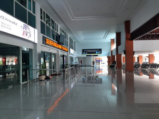 bandara adi soemarmo lengang