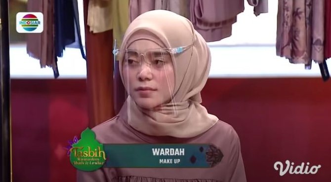 soal berhijab hanya saat ramadan